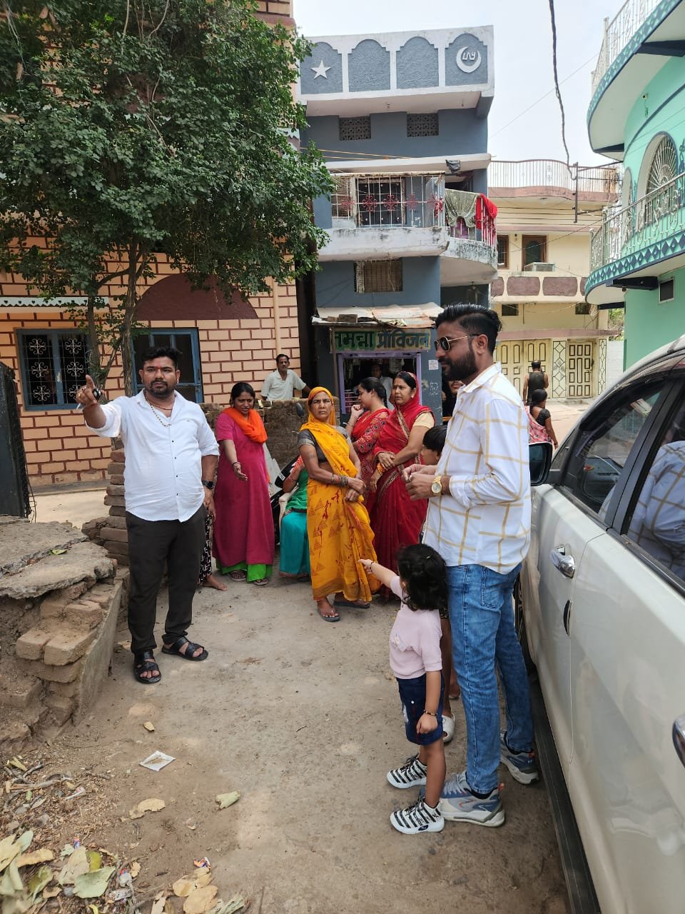नगरपालिका अध्यक्ष रोहित शुक्ला ने हीरालाल वार्ड का किया निरीक्षण , वॉर्ड को साफ-सफाई बनाए रखने की अपील
