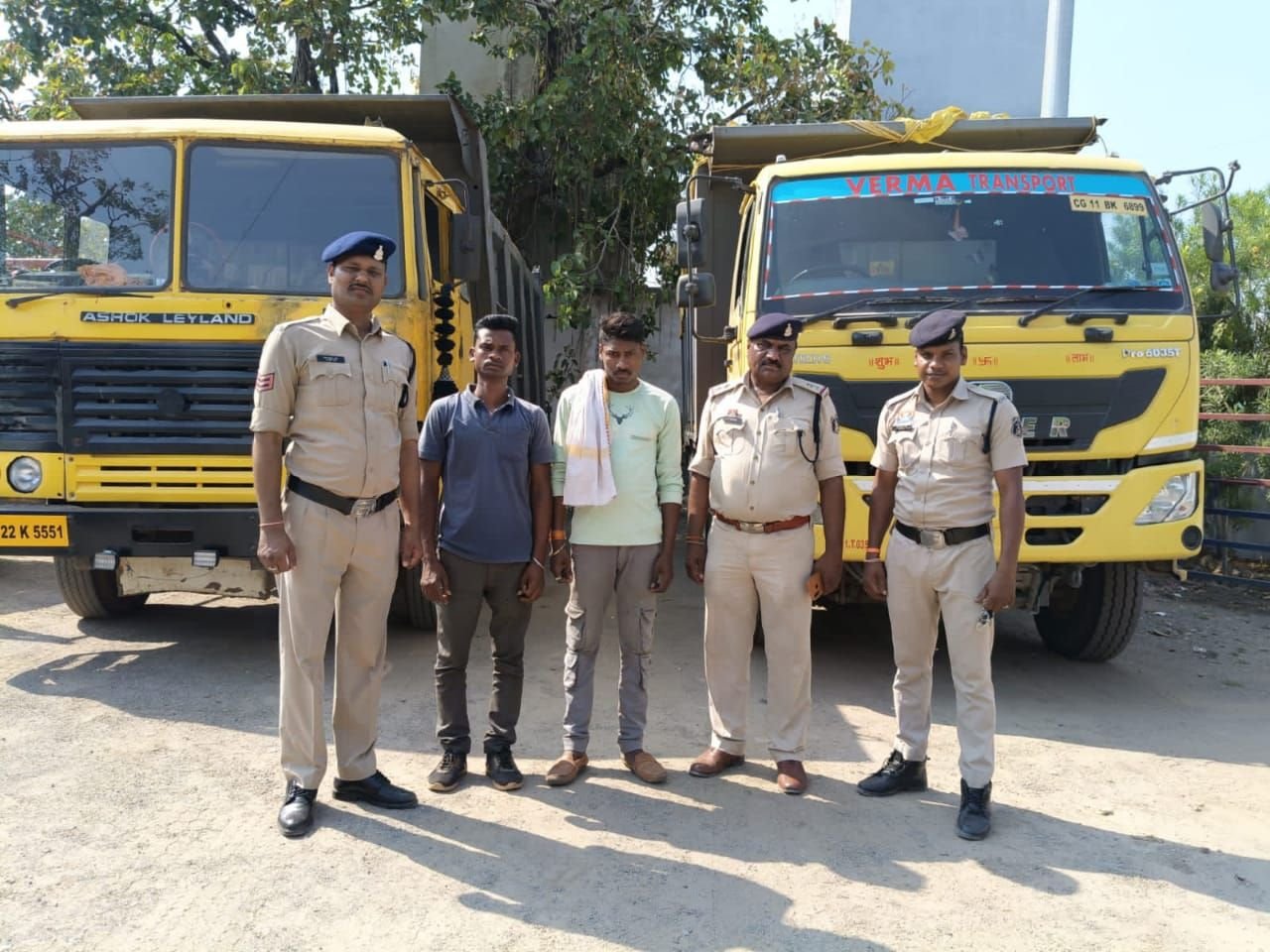 अवैध रेत परिवहन पर सरगांव पुलिस की बड़ी कार्रवाई ऑपरेशन बाज के तहत 2 हाइवा जब्त, 1 आरोपी गिरफ़्तार