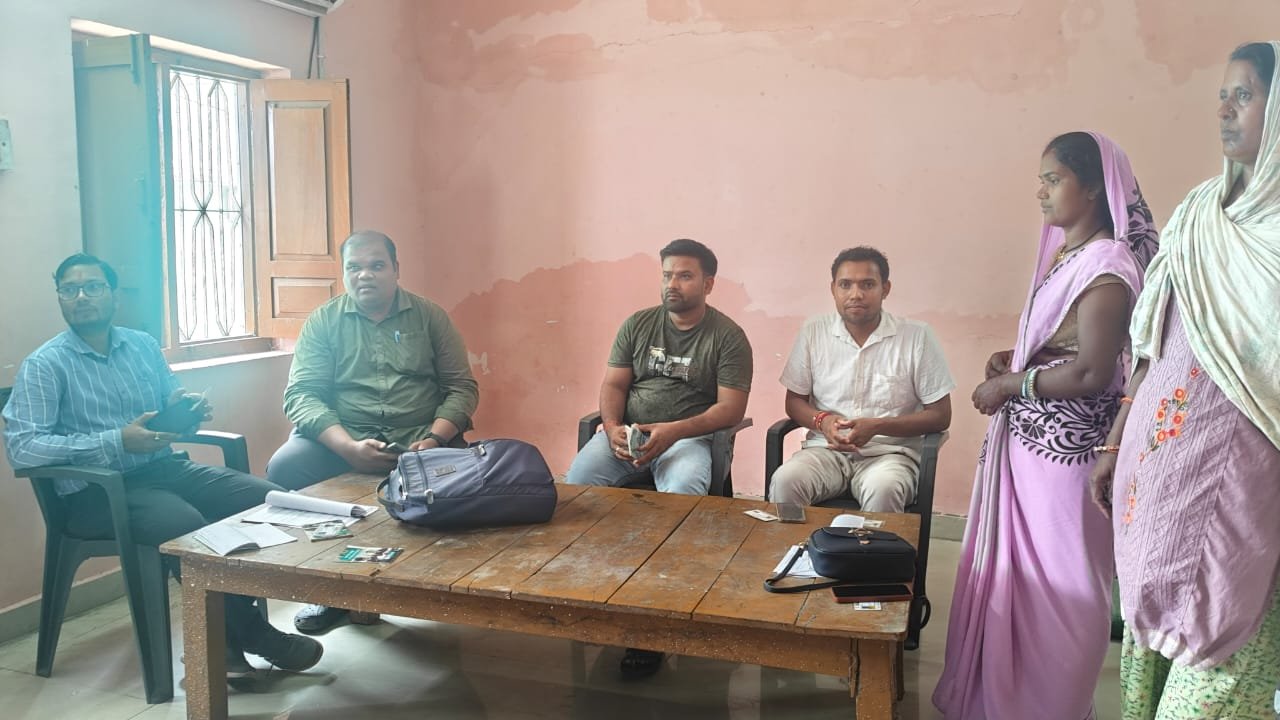 वार्ड 19 में पार्षद रोशन सोनी ने श्रमिकों हेतु लगाया श्रम कार्ड शिविर