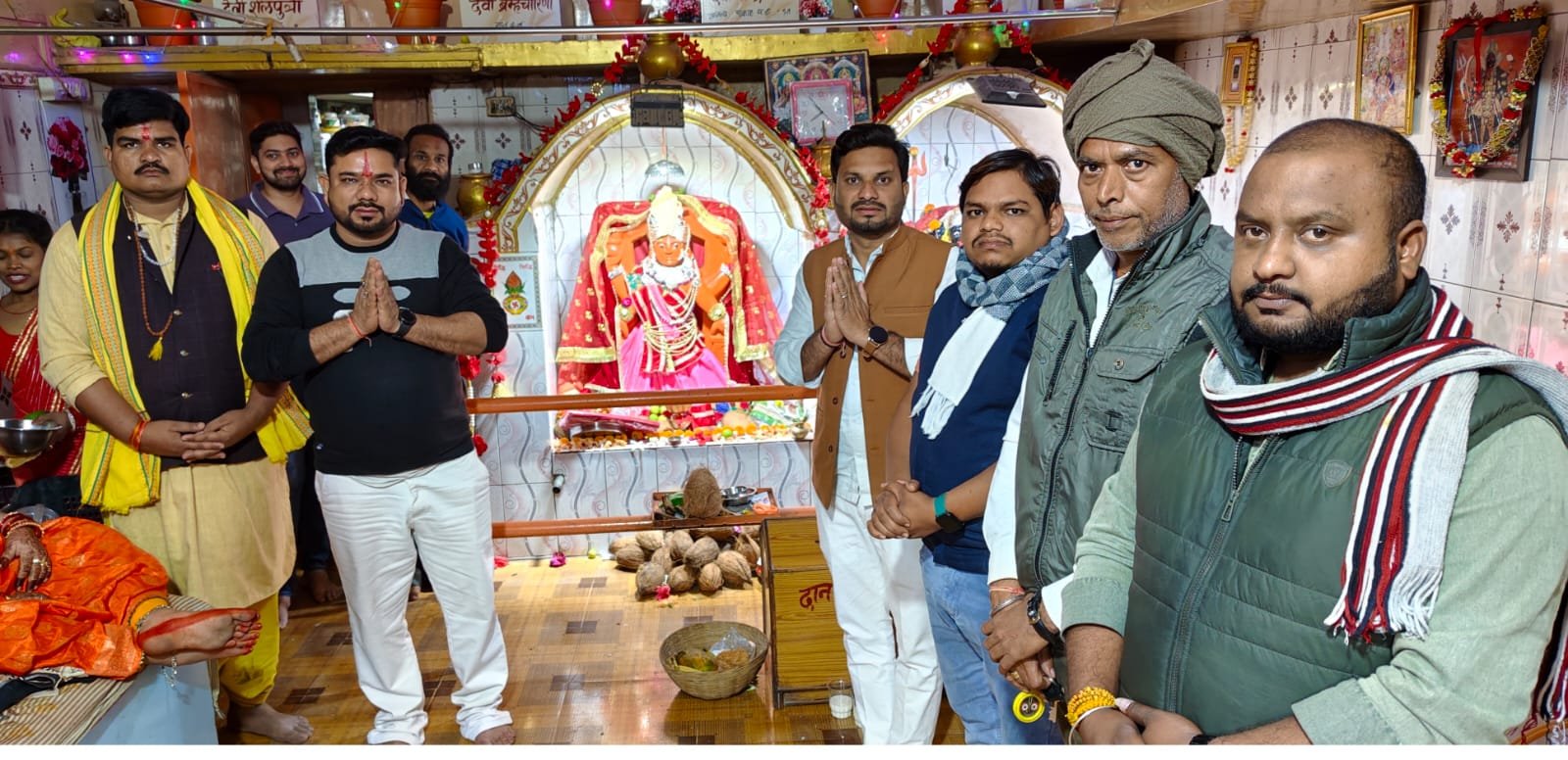 बसंत पंचमी पर अंगारमोती मंदिर में उमड़ा भक्ति का सैलाब,नपा अध्यक्ष रोहित शुक्ला ने पूजा अर्चना कर नगरवासियों के सुख-समृद्धि की कामना