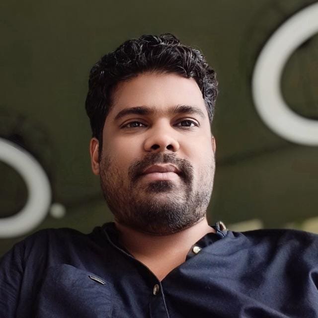 प्रशासनिक अधिकारी की साख से खिलवाड़ पड़ा भारी… फर्जी आरोपों के खिलाफ प्रशासनिक अफसर का सख्त रुख, हाईकोर्ट में मानहानि नोटिस