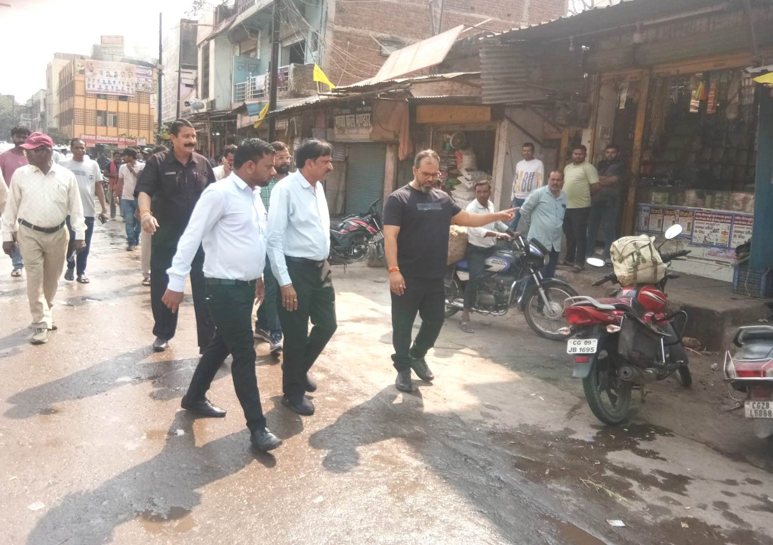 कलेक्टर ने शहर किया निरीक्षण, अतिक्रमण के खिलाफ की गई कड़ी कार्रवाई, दुकान को किया गया